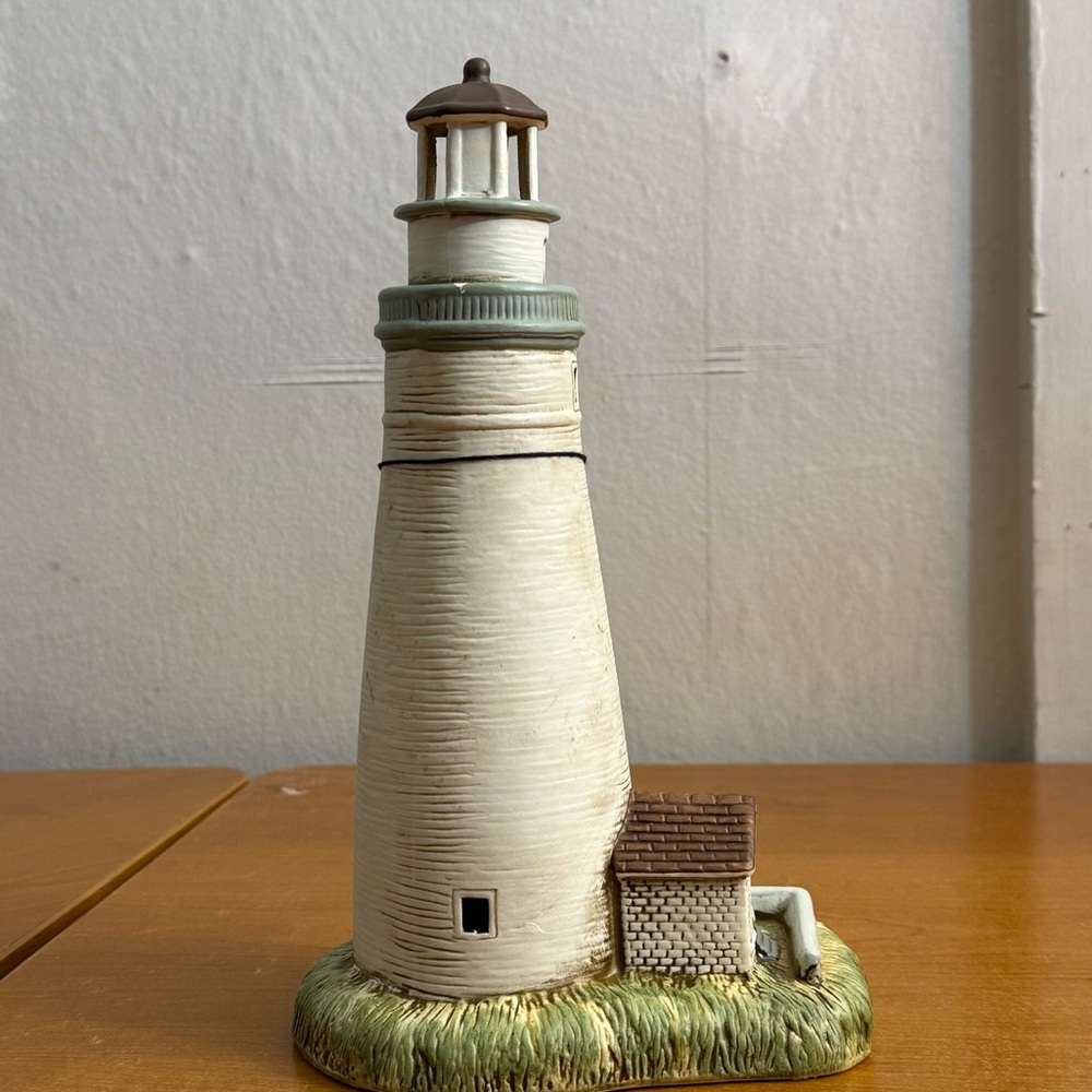 Vintage 1993 Lifton ceramic hand painted lighthouse